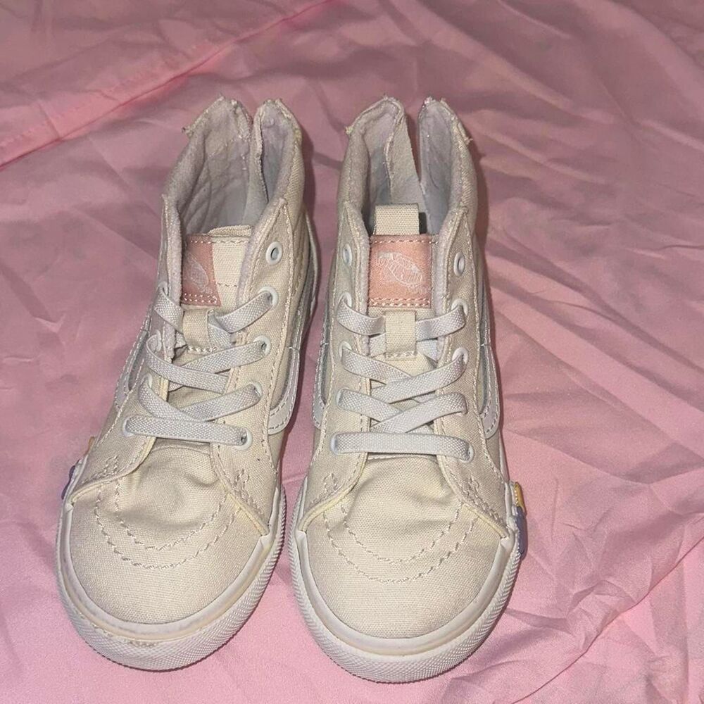 Vans Women's Cream and White Trainers